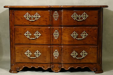 Solid-speckled-Cuba-mahogany-Louis-XIV-crossbow-commode